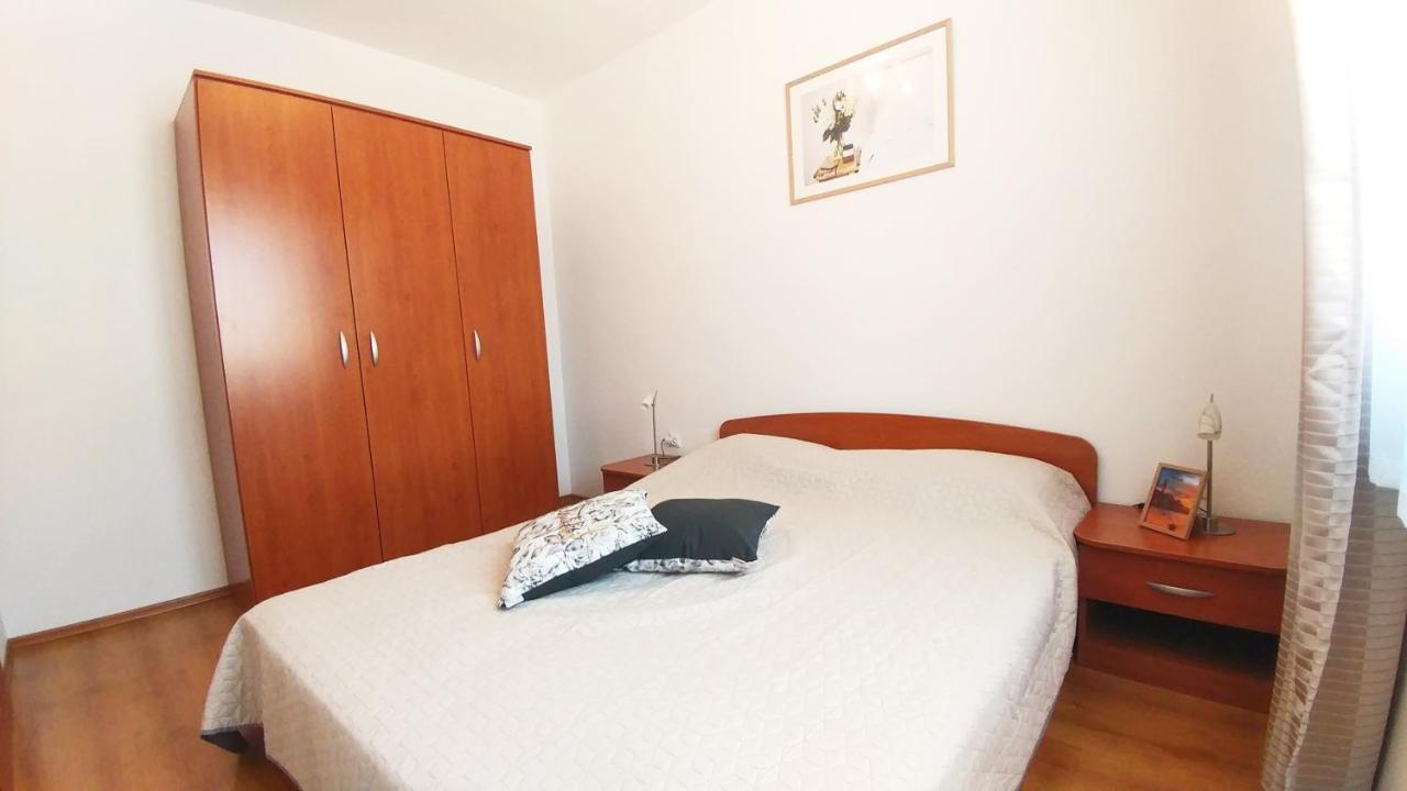 Apartment Matika, Terrace Apartment 10 Minutes Walk From Center ロヴィニ エクステリア 写真